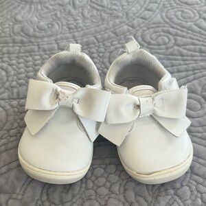 StrideRite White Baby Bow Shoes Size Toddler 5